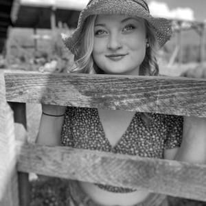 Meet your Posher, Olivia